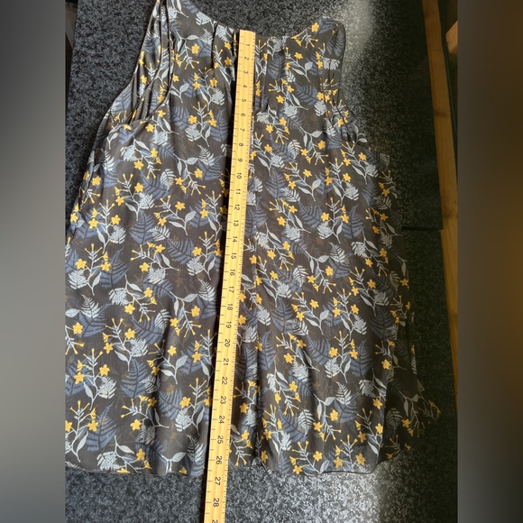 Cabi Sleeveless Blouse - Picture 8 of 12